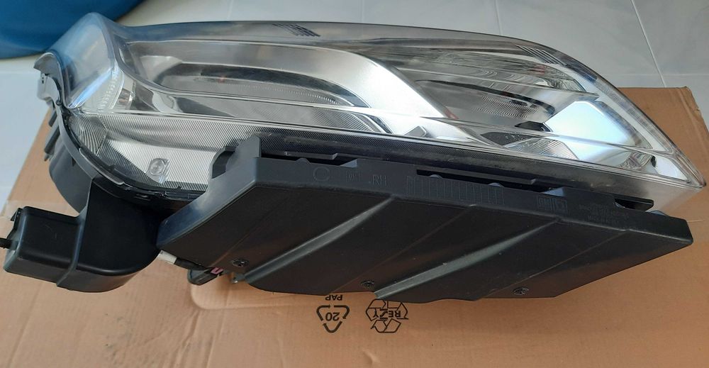 Chevrolet Trax - Farol com Lâmpadas