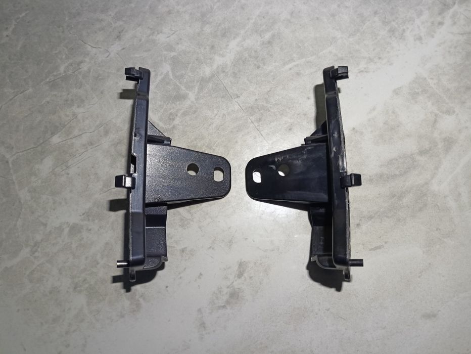 Кронштейн кріплення бампера BMW X5 G05 51117421853 51117421854 L+R