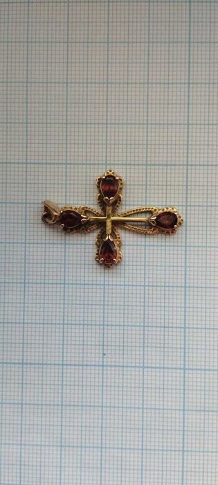 Золотий хрестик з гранатом 585° проба