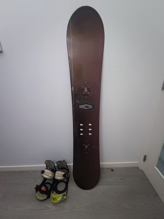 Snowboard e fixações