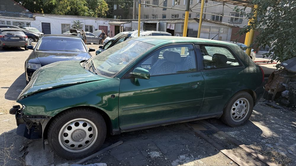 Audi A3 1998 VIN WAUZZZ8LZXA038070 фото оголошення 2 з 7