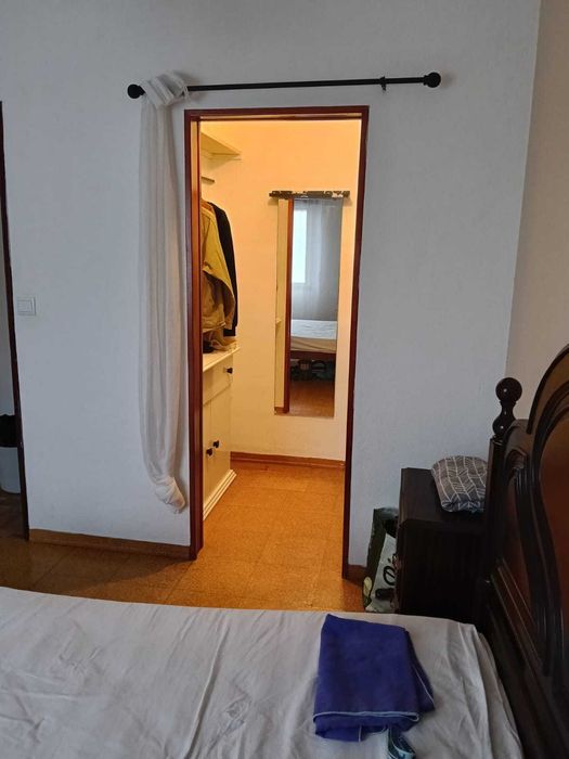 Alugo quarto em apto t-2 ao ano