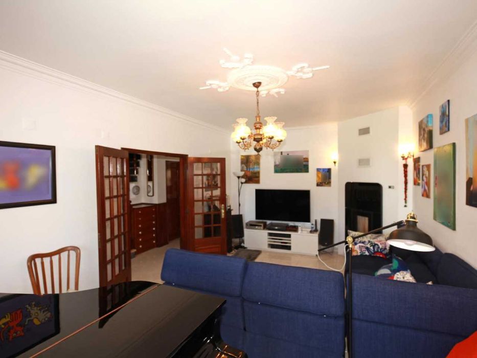 Vendo Moradia V4 em Vale de Milhaços - Corroios