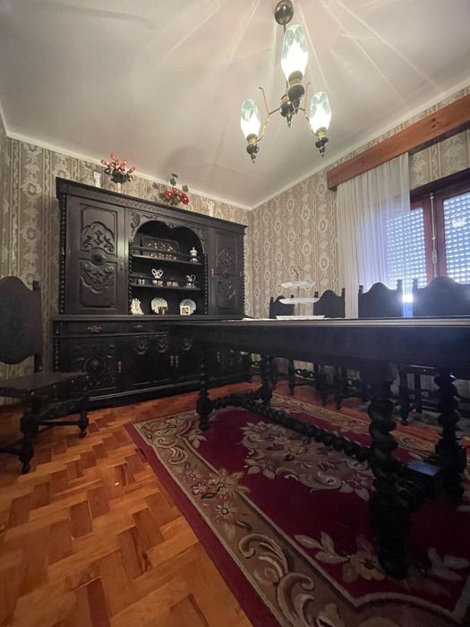 Conjunto de sala de jantar antigo