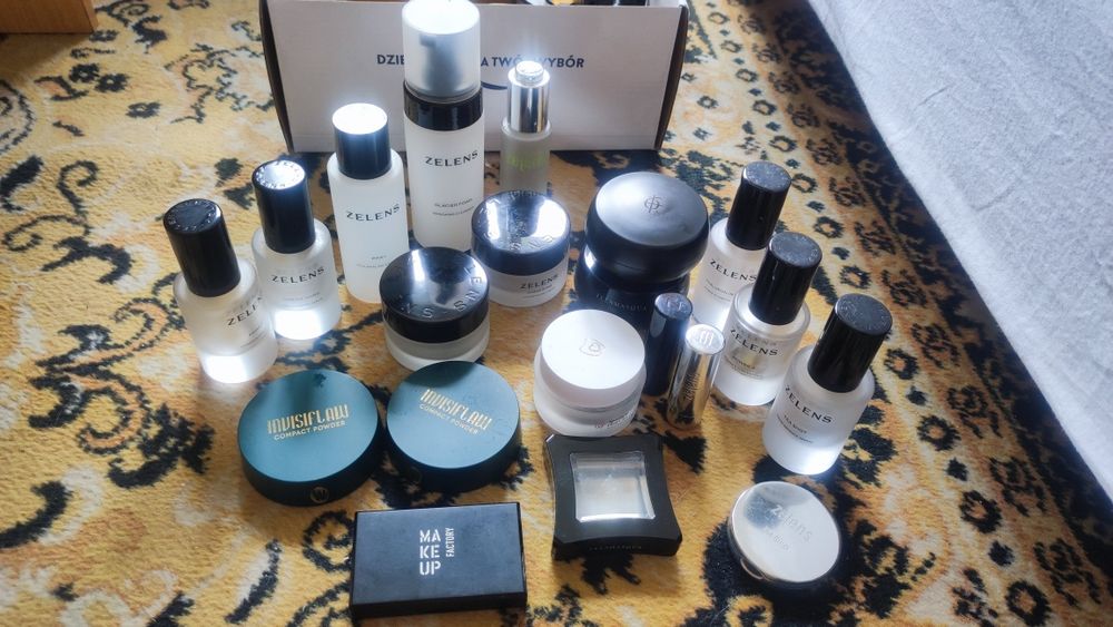 Puste opakowania po kosmetykach