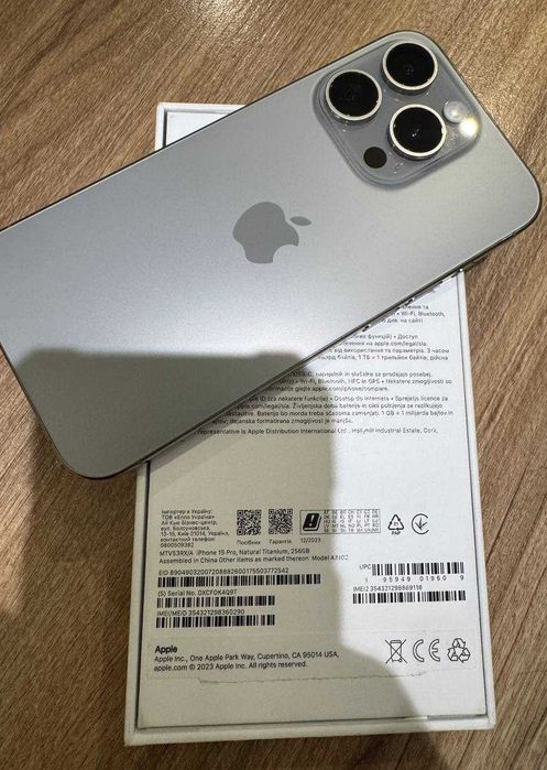 Продам iPhone 15 Pro 256 GB