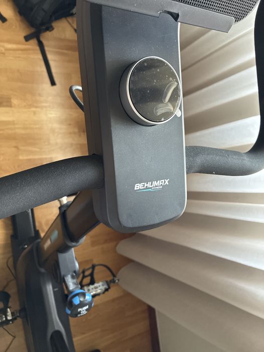 Bicicleta estática nova