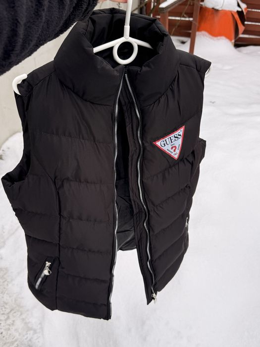 Damska kamizelka GUESS – idealny stan