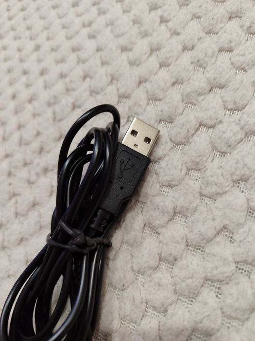 Геймпад Trust "Wireless GamePad GXT 545" в повному комплекті.