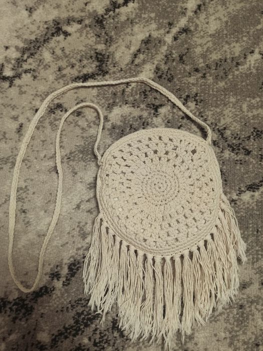 Плетена сумка з бахромою