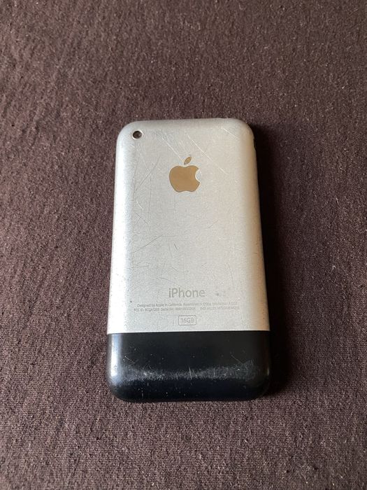 iPhone A1203 2g 16gb iOS 3.1.3 працює