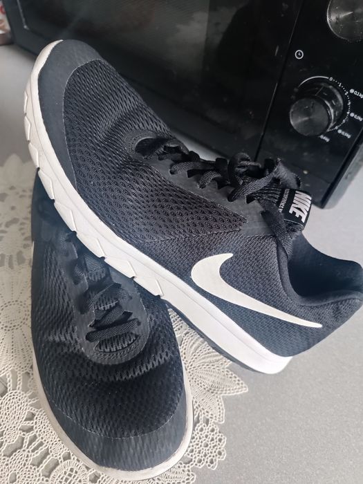 Buty sportowe Nike czarne- 40.Stan bdb