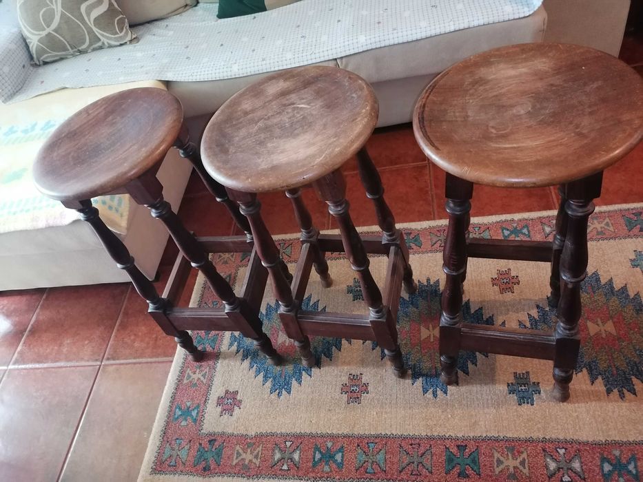 3 cadeiras de bar em madeira antigas