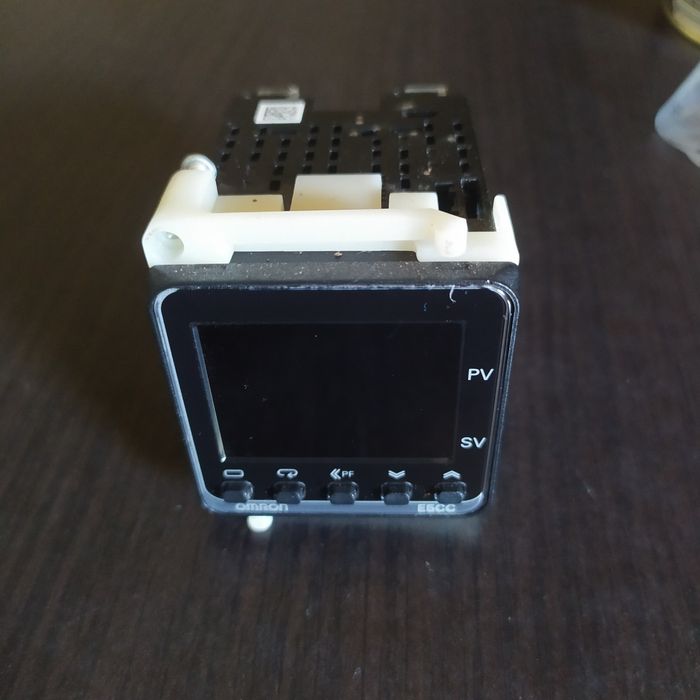 Regulator temperatury Omron
