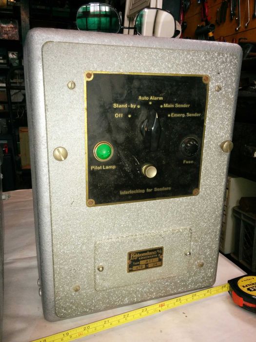 Transmissor Elektromekano S 106 a válvulas, náutico.Radioamador.