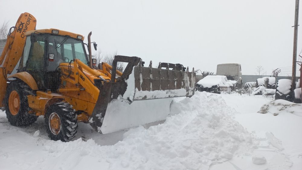 Прибирання снігу чистка снігу уборка снега