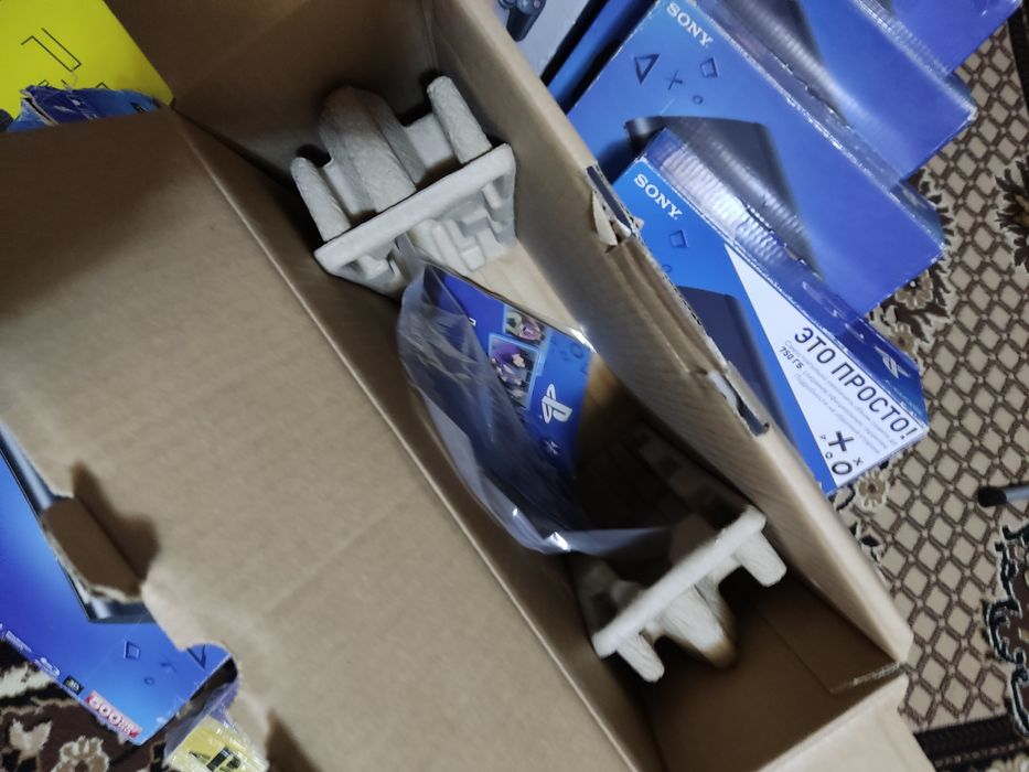 Sony Playstation 3  упакування коробка заводська  500gb.