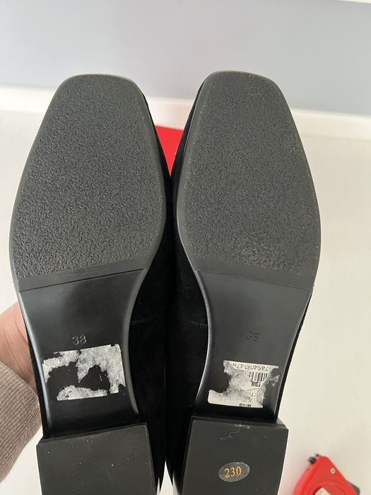 Нові замшеві туфлі