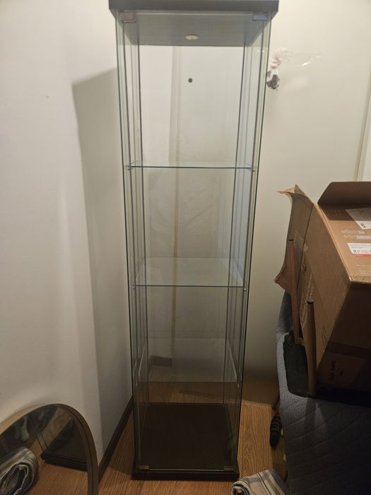 Armário em vidro Ikea