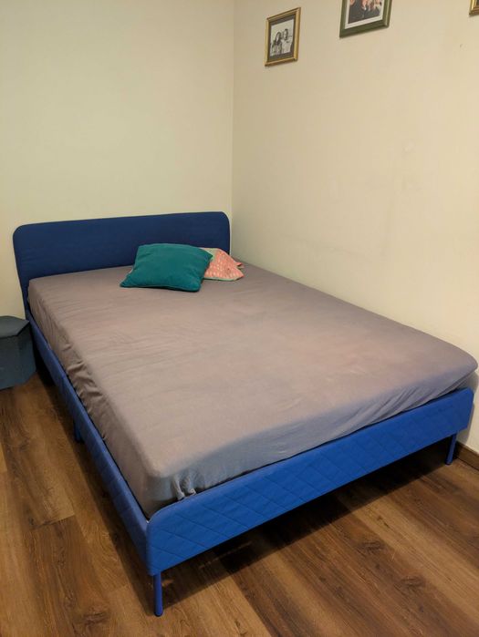 Cama + colchão + sobrecolchão