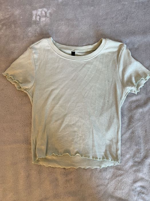 Crop top / top / koszulka / bluzka prążkowana z krótkim rękawem