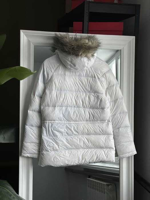 Оригінал! Nike вінтажний пуховик білий M ідеал Натуральне перо, весна