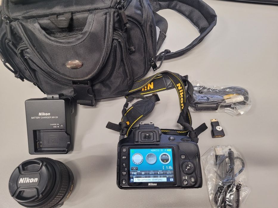 Nikon D3300 z akcesoriami i torba