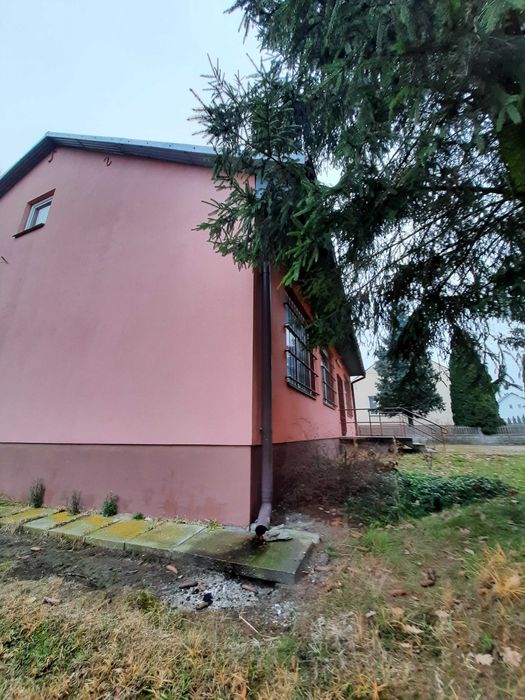Działka 1700 m2 z budyniem 140 m2.
