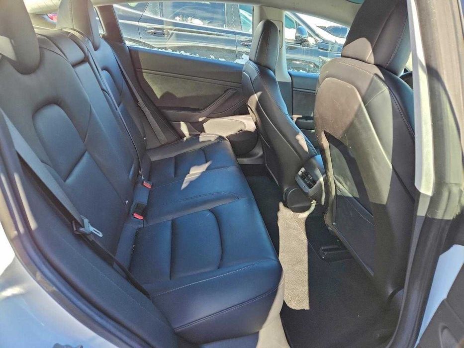 Tesla Model 3 Long Range 2018 в дорозі