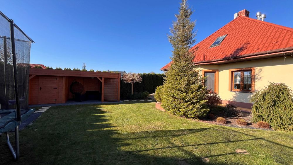 Komfortowy dom wolnostojący z ogrodem i altaną – Rzeszów, Budziwój