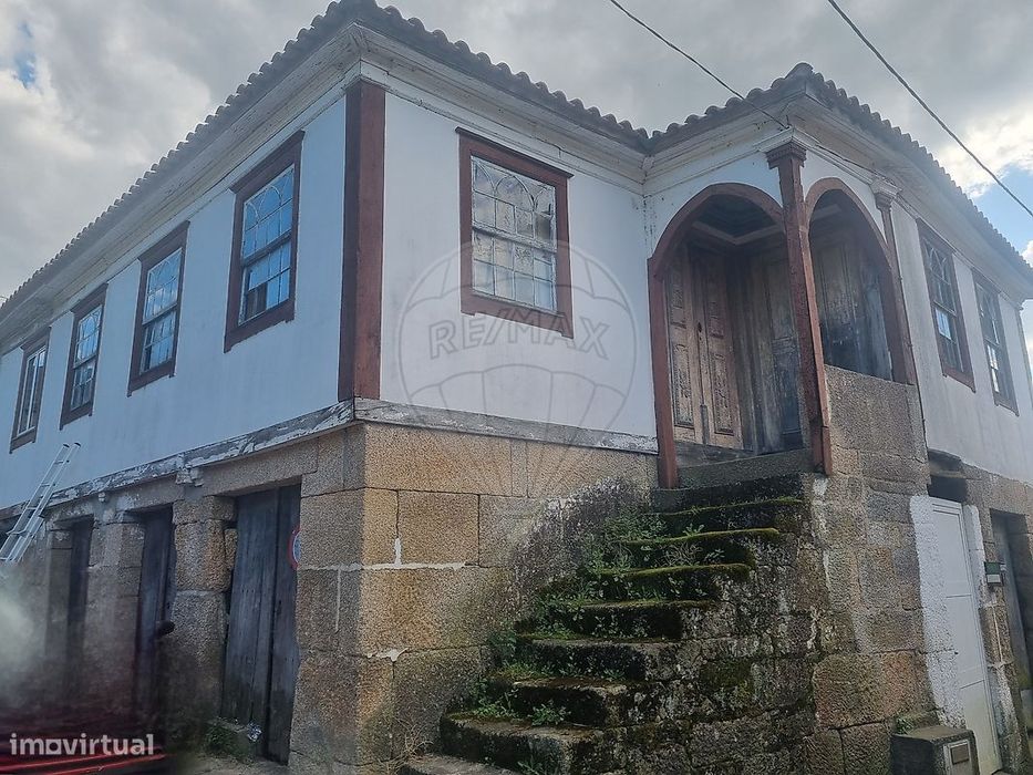 Moradia T5 para venda