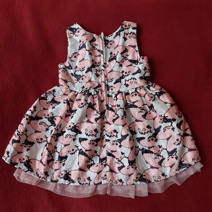Śliczna sukieneczka 80 cm