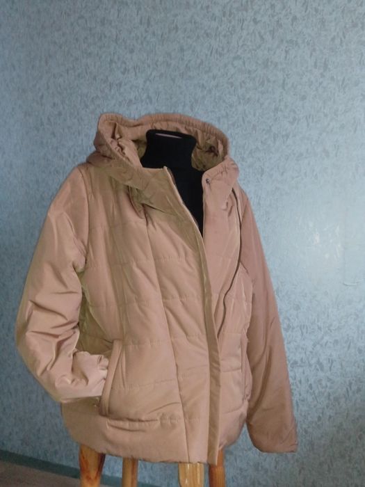 Демісезонна стильна курточка