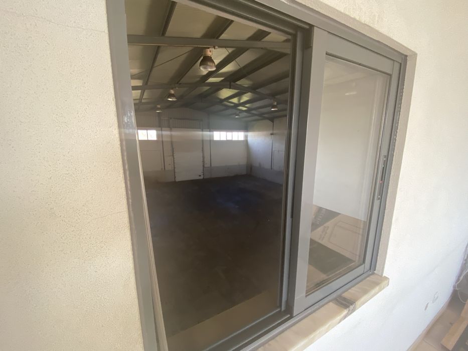 Pavilhão industrial na Moita, Marinha Grande