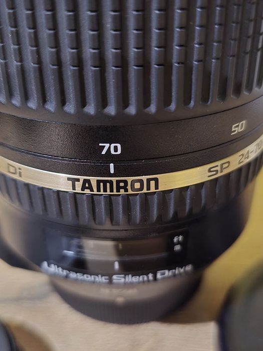 Obectiva Tamron 24-70 full-frame