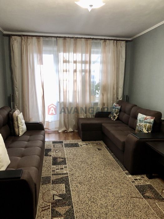 Продам 3 кімнатну з холом на Лівому березі