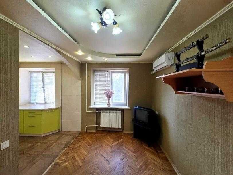 Продам  3-комнатную квартиру Салтовка, район 24-х Этажки.
