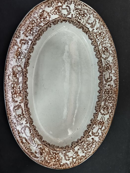 Travessa Antiga em Faiança Deco Floral Castanha
Bela travessa oval ant