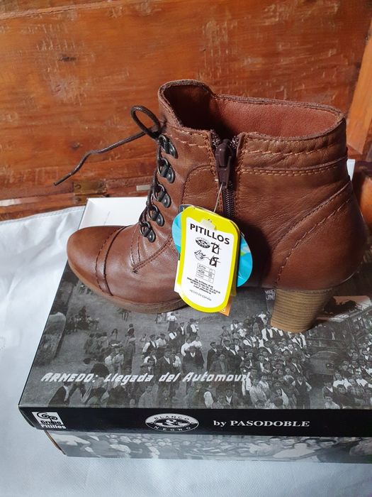 Botas de cano médio camel