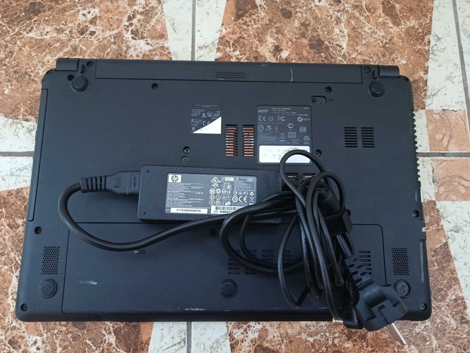 Acer V5-561G (16GB+SSD 256gb+AMD R7 M265 2GB+i5-4210u) ігровий ноутбук