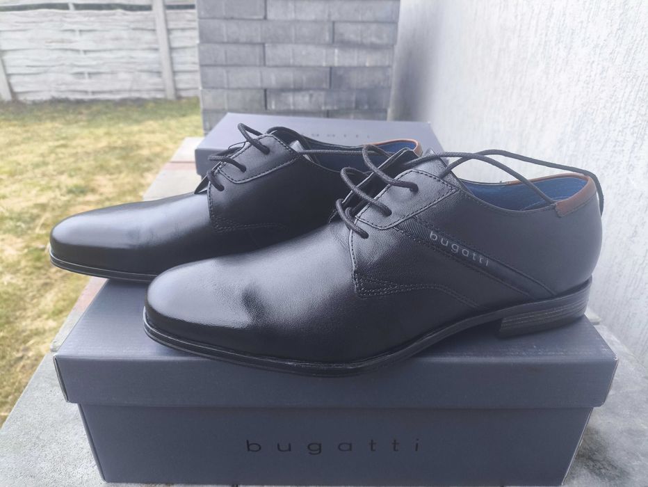 Sprzedam półbuty BUGATTI nowe