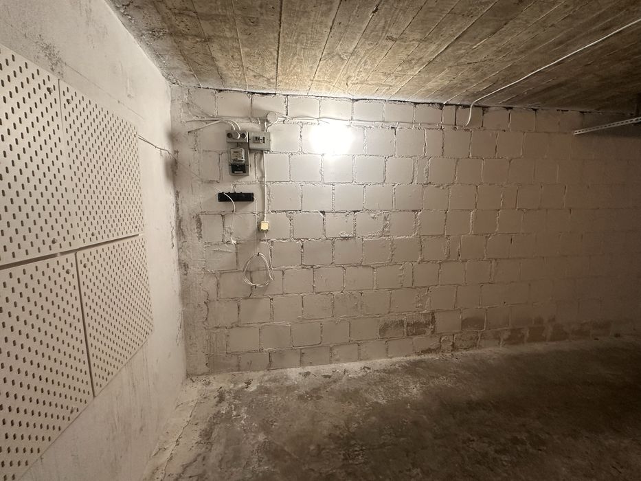 Garaz 17m w centrum Al. Gen. Sikorskiego. Automatyka -pilot