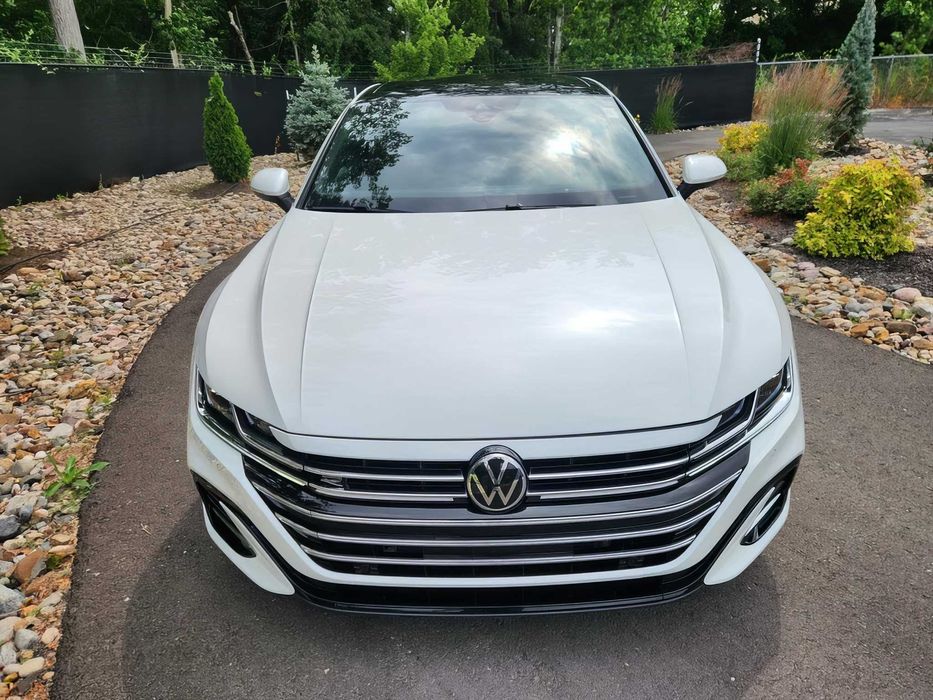 Volkswagen Arteon      2021