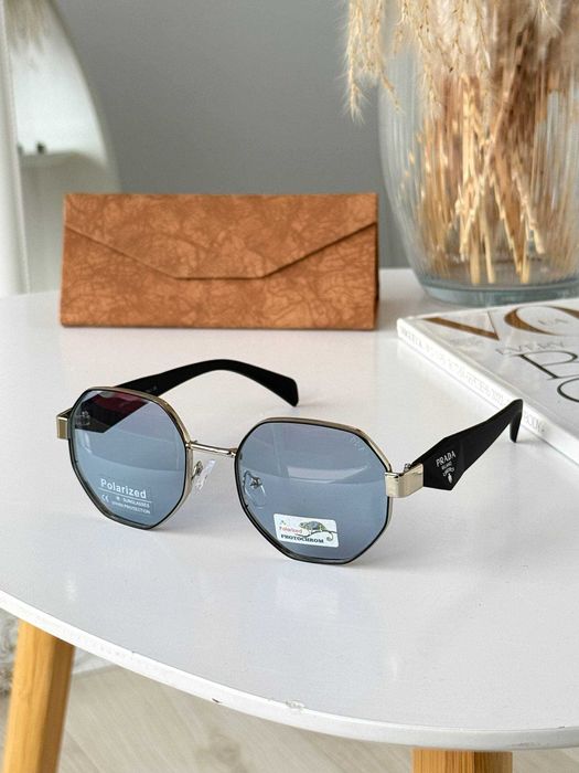 Окуляри  Хамелеон На сонці темніють лінзи Polarized Prada
