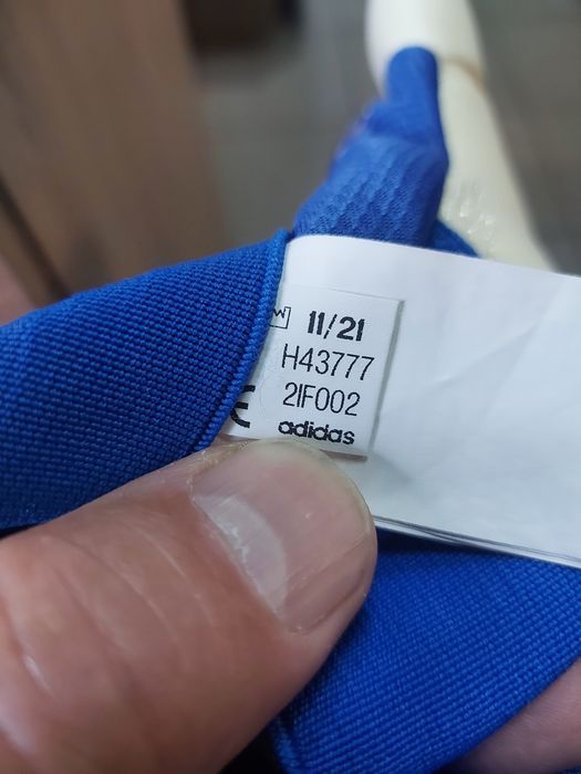 Воротарські рукавички Predator Pro H43777 роз 6