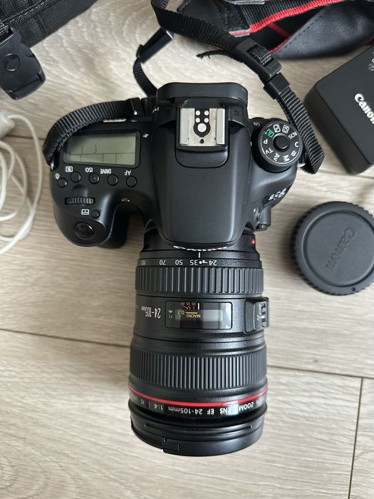 Продам фотоапарат Canon EOS 70D з об’єктивом Canon EF 24-105mm f/4L IS II USM.