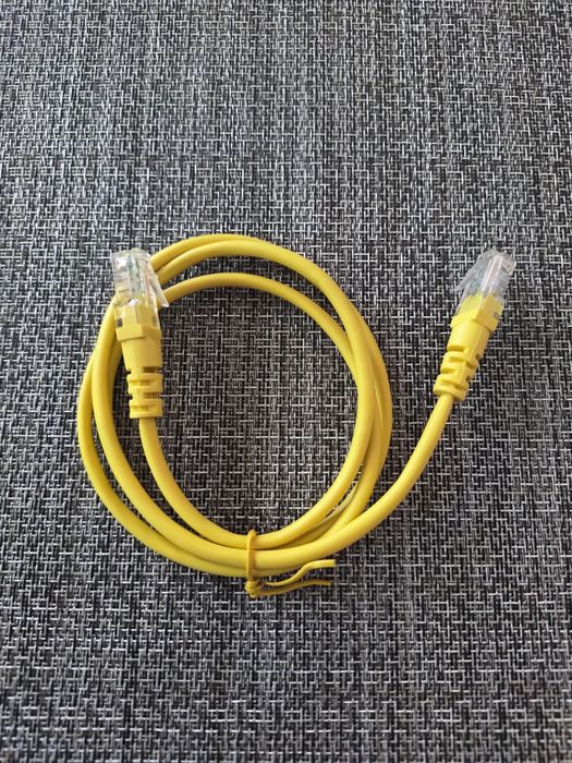Kabel Ethernet, znany również jako skrętka lub kabel LAN