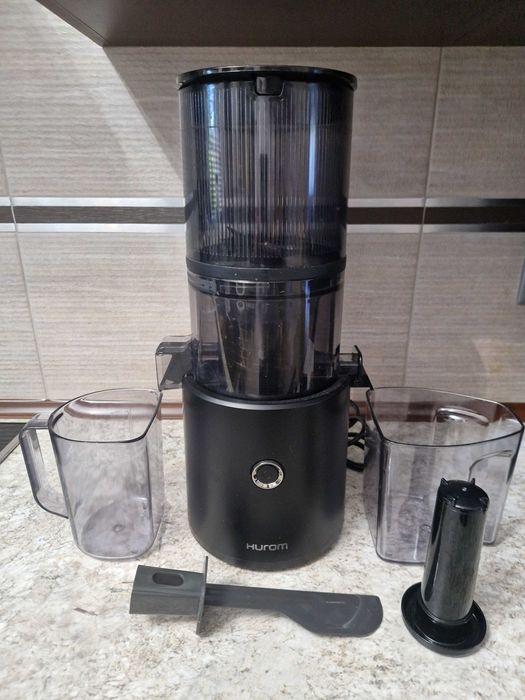 Wyciskarka wolnoobrotowa HUROM H-300E-BBEC03 (CZARNY MAT) jak nowa
