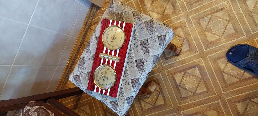 Продам барометр в идеальном состоянии