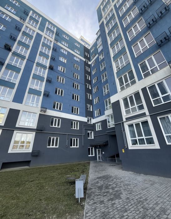 Продам двухкомнатную квартиру р-н Голливуда